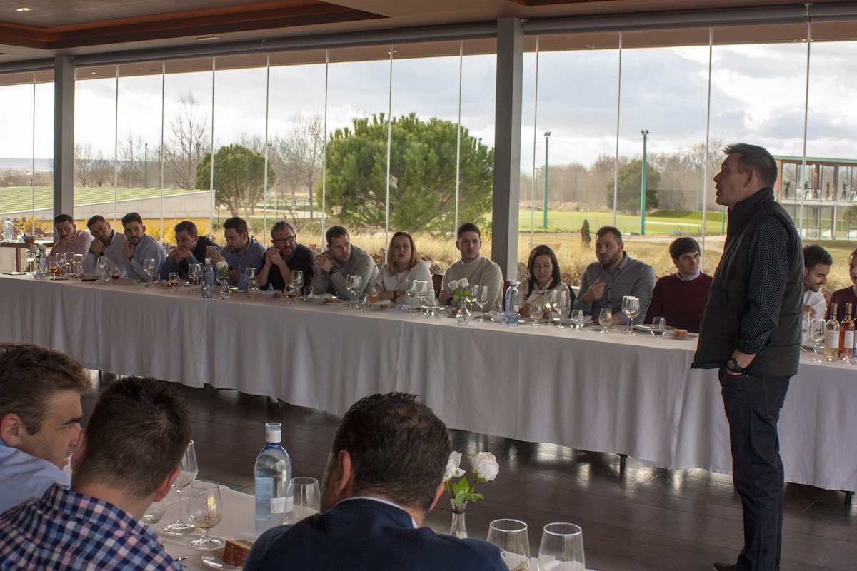 Cata de La General de Vinos en Enteo.